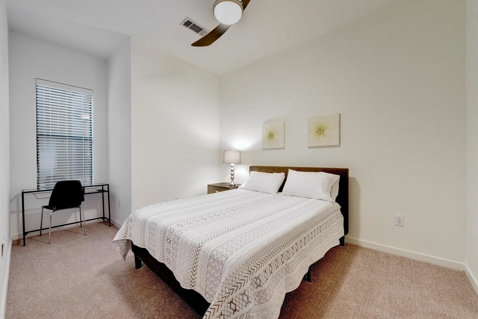 Hip Downtown Suite By Austinstays Exterior photo
